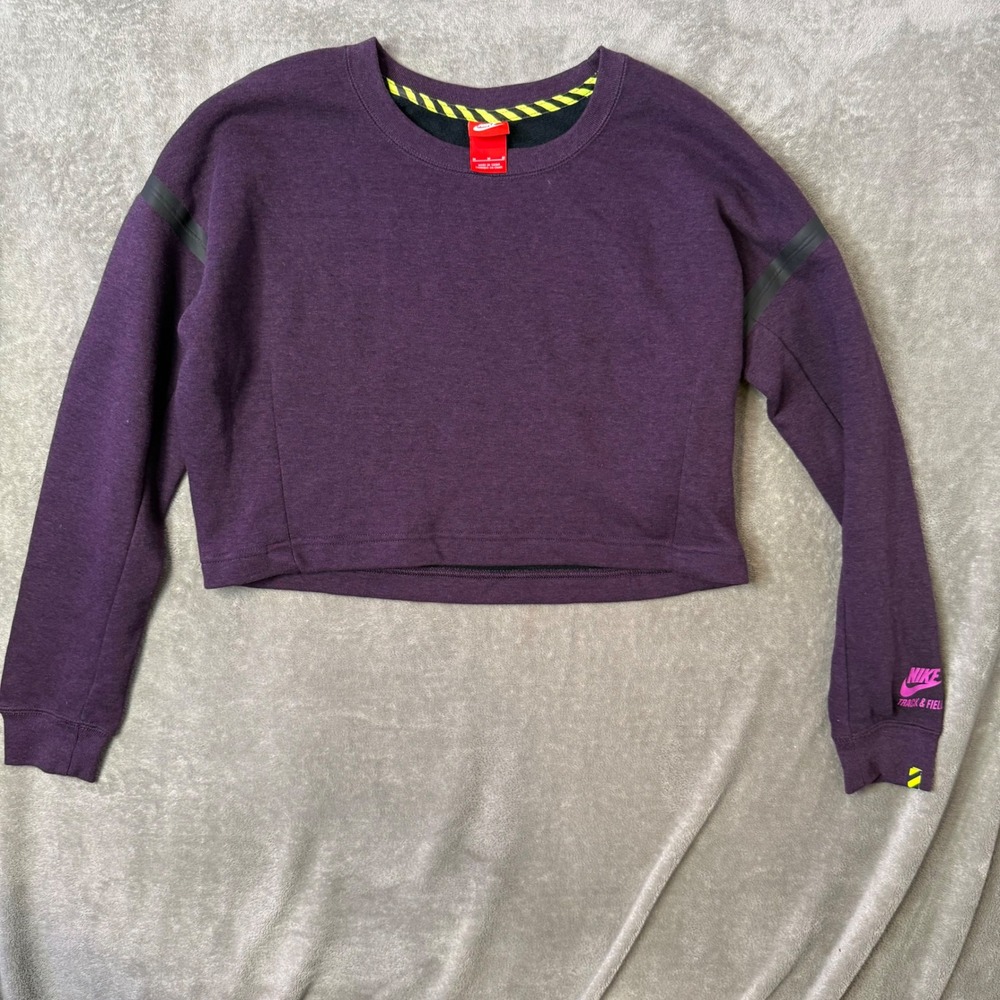Nike Track & Field Purple Cropped Sweatshirt‎ Cozy Fleece Pullover Boxy Size M - Picture 3 of 13